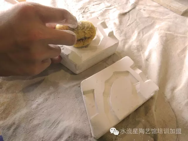 1475205766286477.png b34b7ca_愛奇藝.png